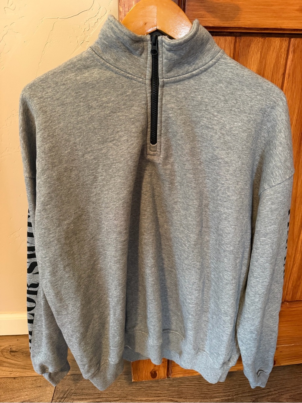Official Taylor Swift The Eras Tour Gray Quarter-Zip Sweatshirt L concert merch